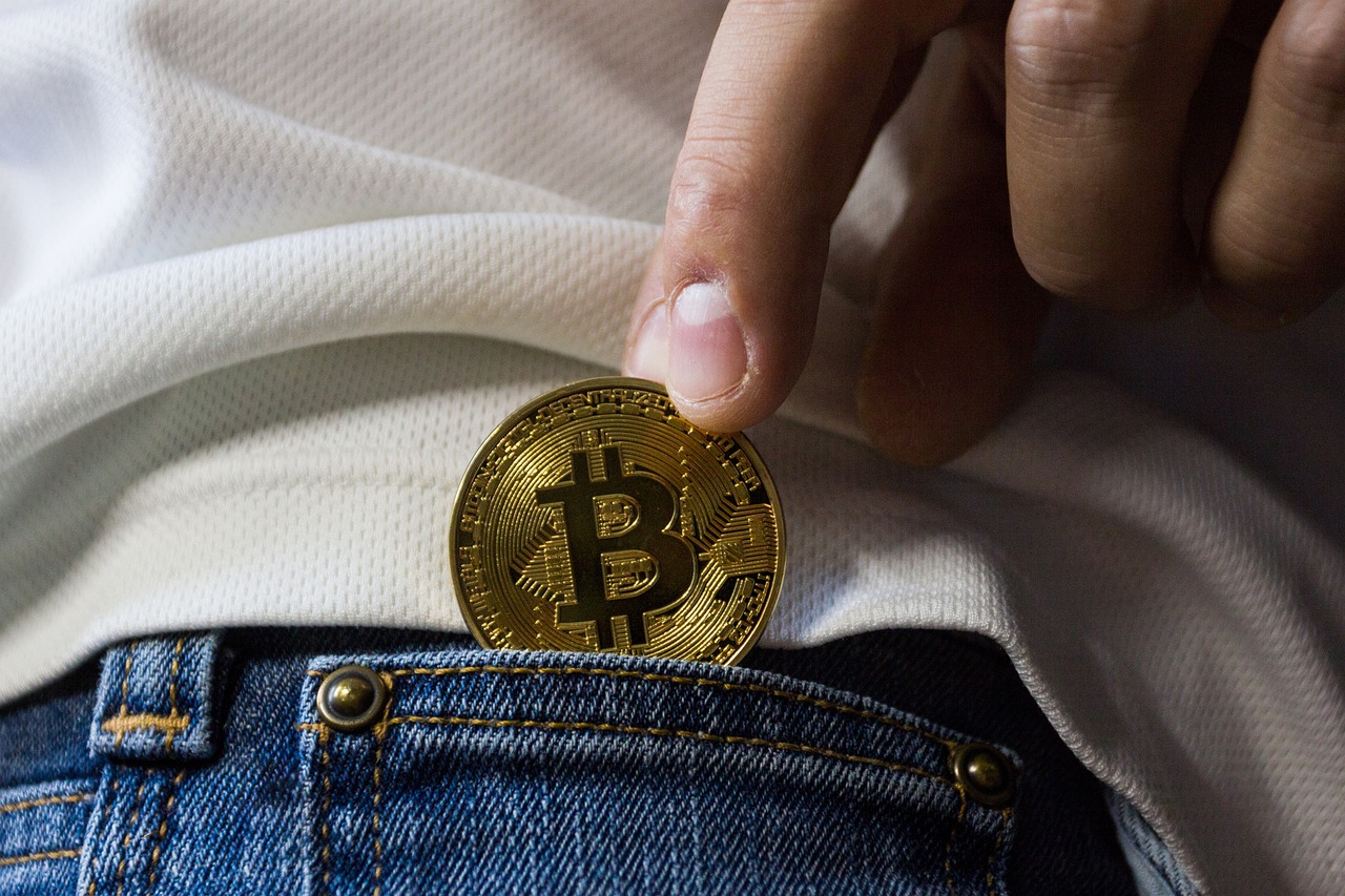 最新款黄金手镯，时尚与传承的完美结合，闪耀经典魅力