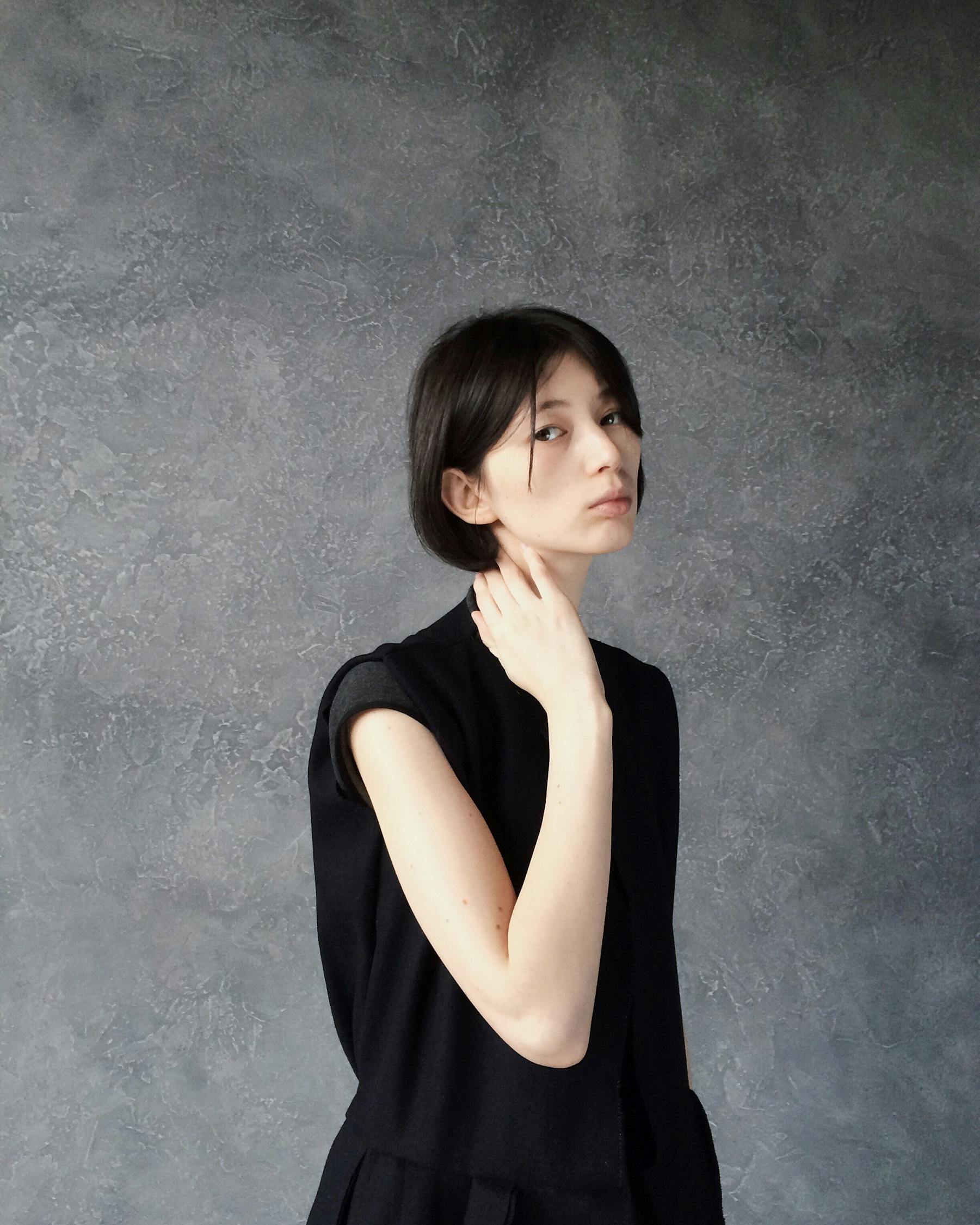 最新流行短发发型图片女，展现时尚魅力的短发风采