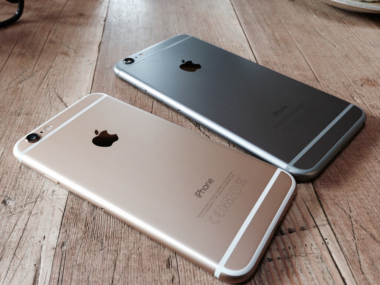 苹果6最新曝光，科技与设计的完美融合，新一代iPhone震撼来袭！